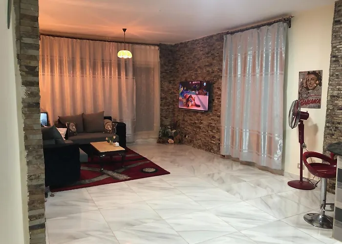 Lady Queen Apartment