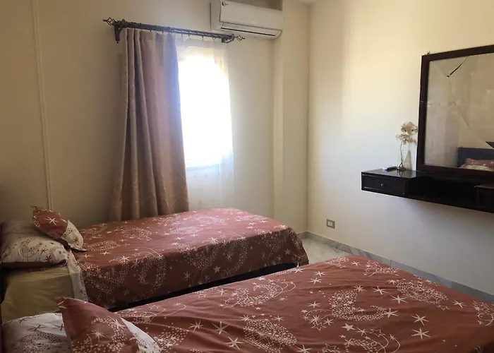 Apartment Lady Queen *
